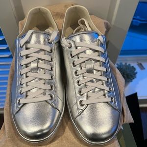 Gucci leather sneaker - Gucci men size 8 fit US men size 9 or US women size 10.